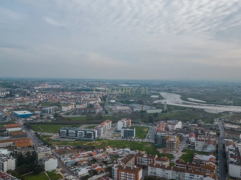Terreno urbano com Edifício no Montijo para Habitação de 2432 m2 - Image 31