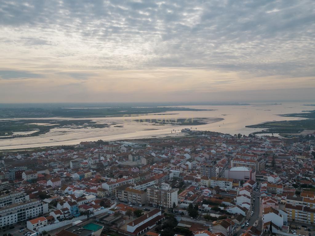 Terreno urbano com Edifício no Montijo para Habitação de 2432 m2 - Image 29