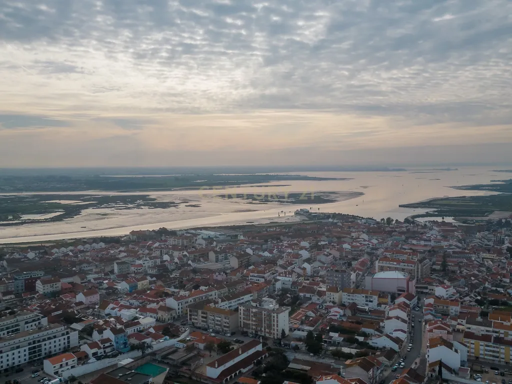Terreno urbano com Edifício no Montijo para Habitação de 2432 m2 - Image 29