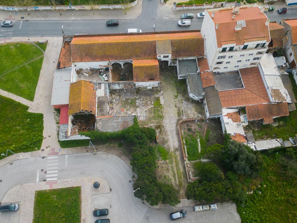 Terreno urbano com Edifício no Montijo para Habitação de 2432 m2 - Image 11