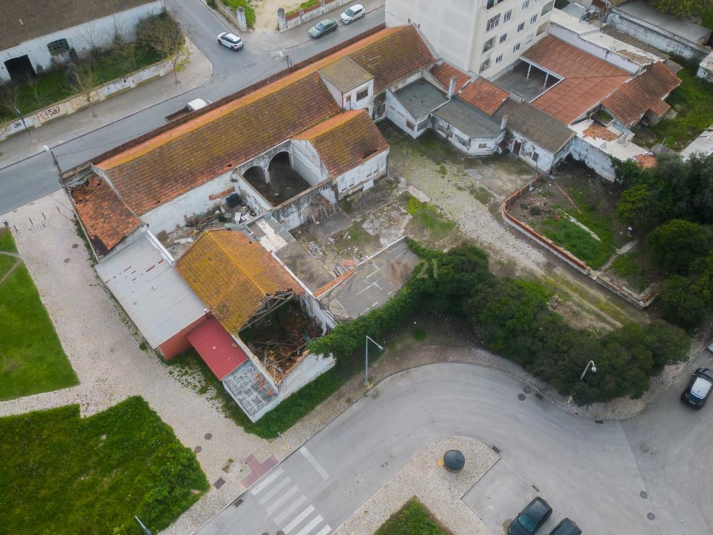 Terreno urbano com Edifício no Montijo para Habitação de 2432 m2 - Image 8