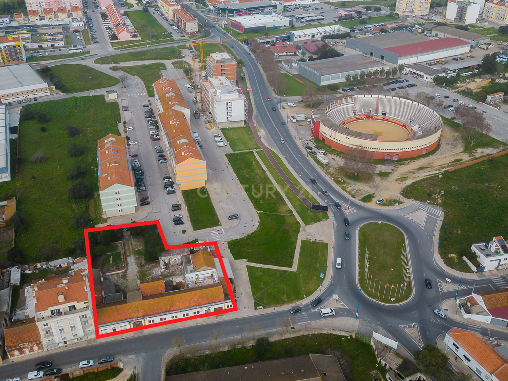 Terreno urbano com Edifício no Montijo para Habitação de 2432 m2 - Image 4