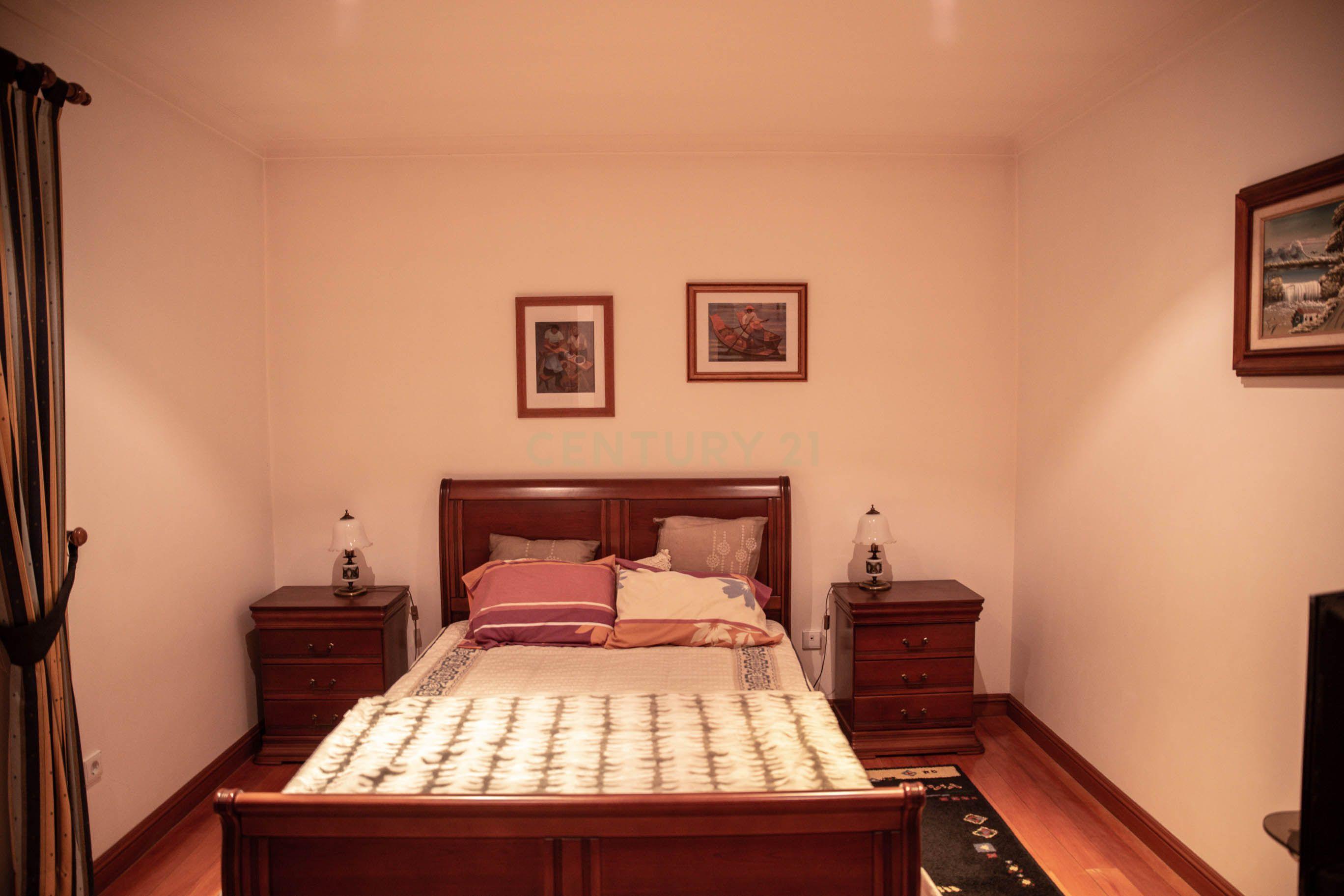 Moradia com três quartos situada numa propriedade em Monção. - Image 43