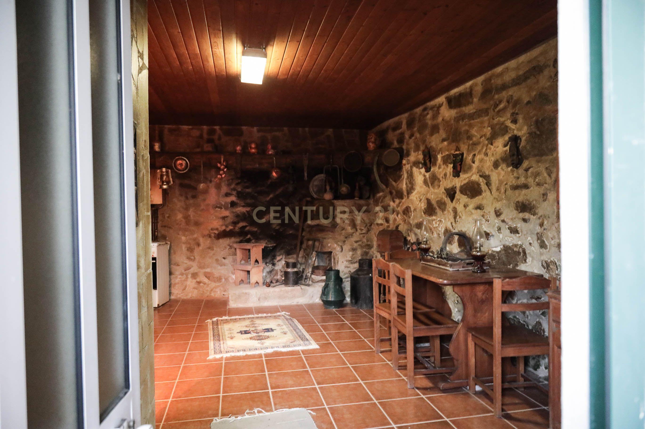 Moradia com três quartos situada numa propriedade em Monção. - Image 68