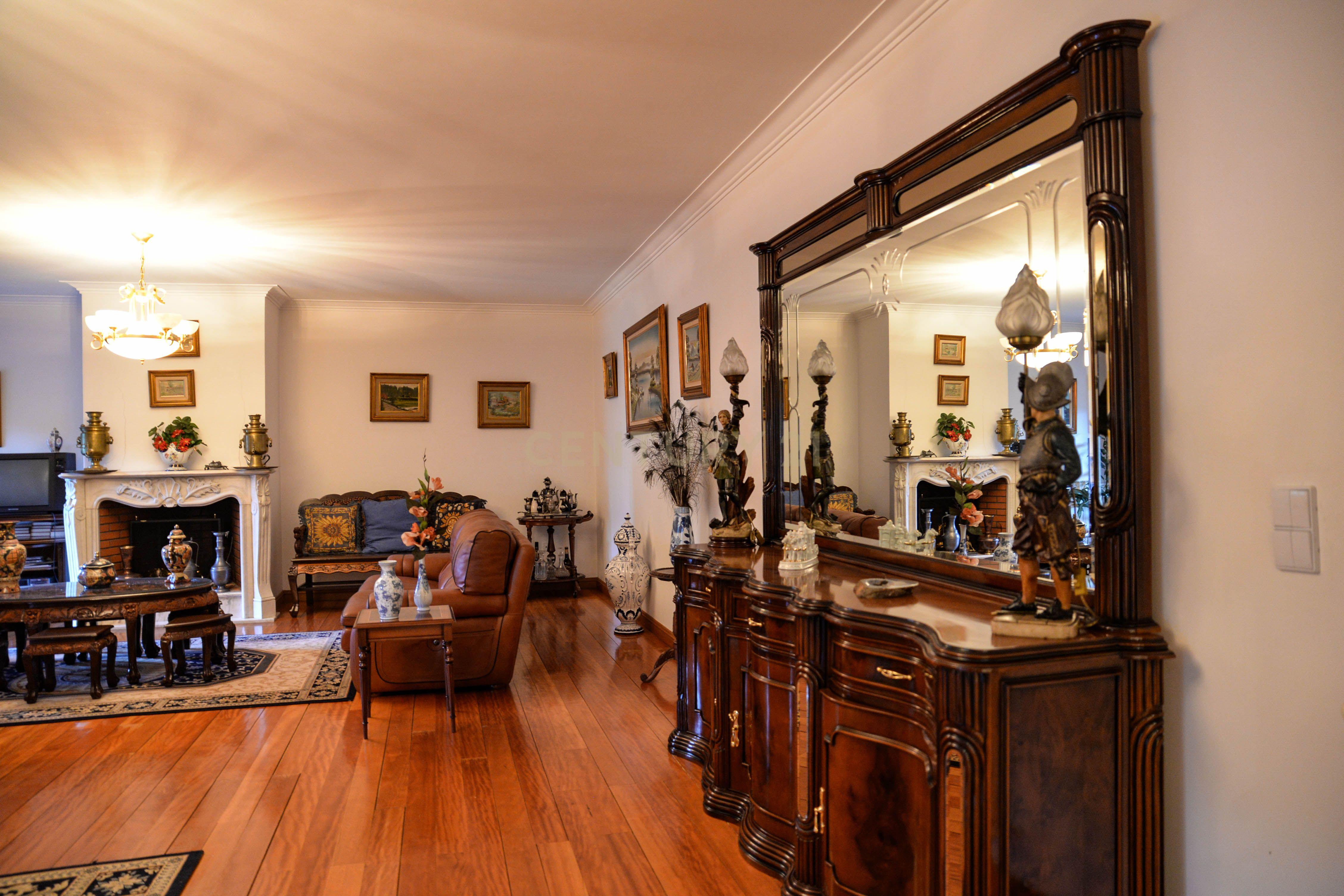 Moradia com três quartos situada numa propriedade em Monção. - Image 6
