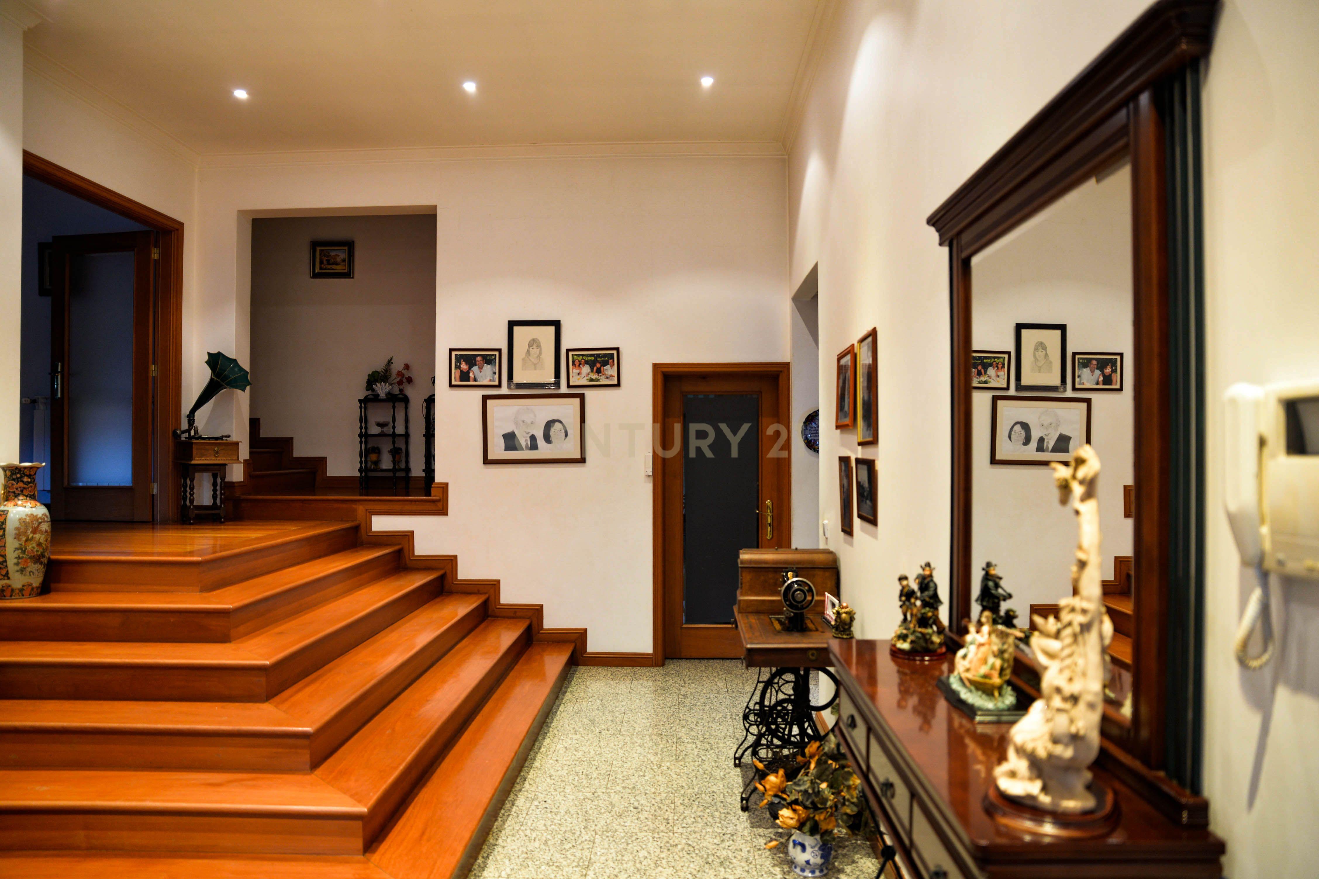 Moradia com três quartos situada numa propriedade em Monção. - Image 8