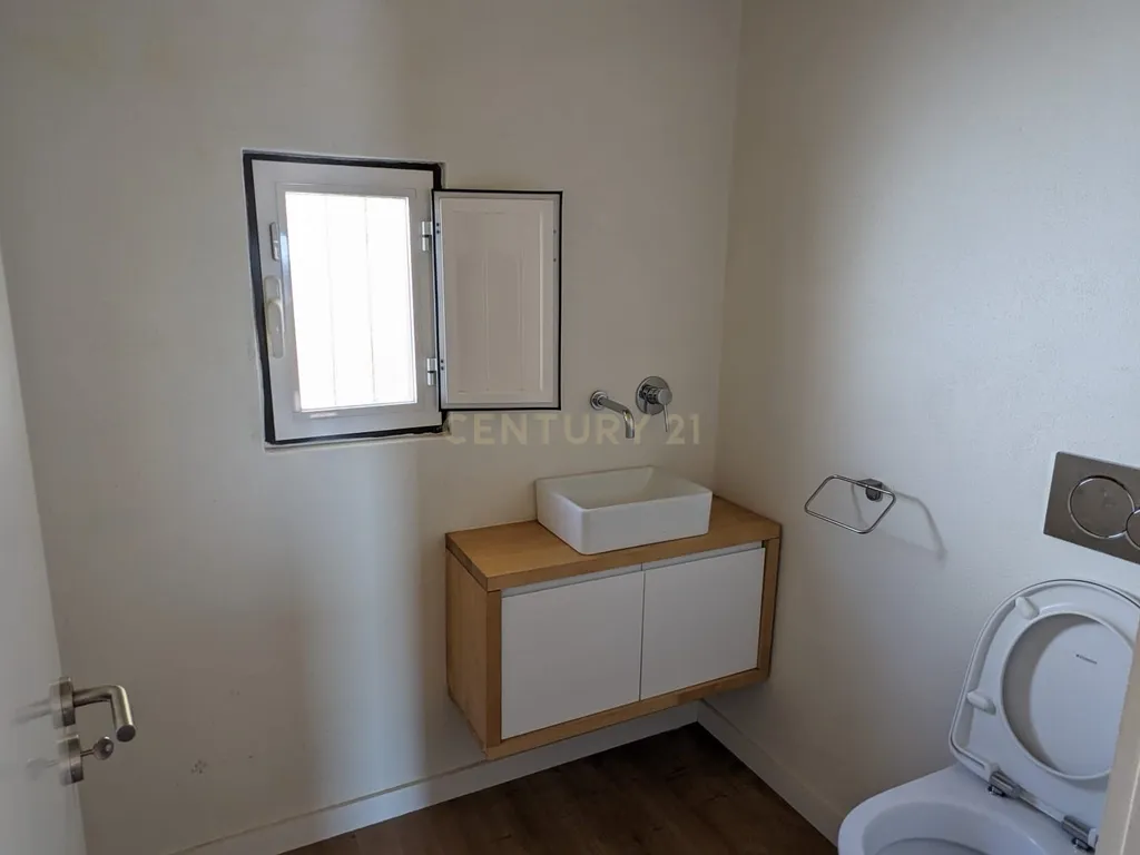 Excelente Oportunidade - Moradia T2 em Montargil - Image 11