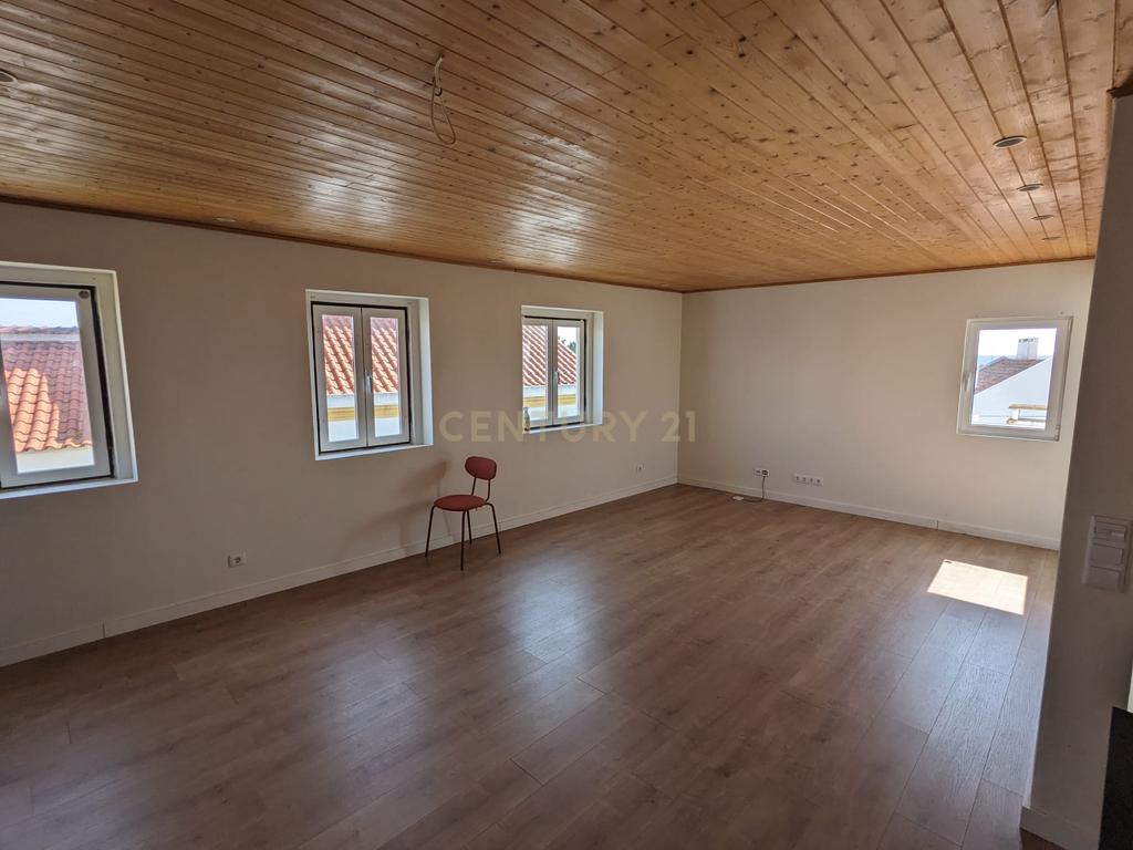 Excelente Oportunidade - Moradia T2 em Montargil - Image 5