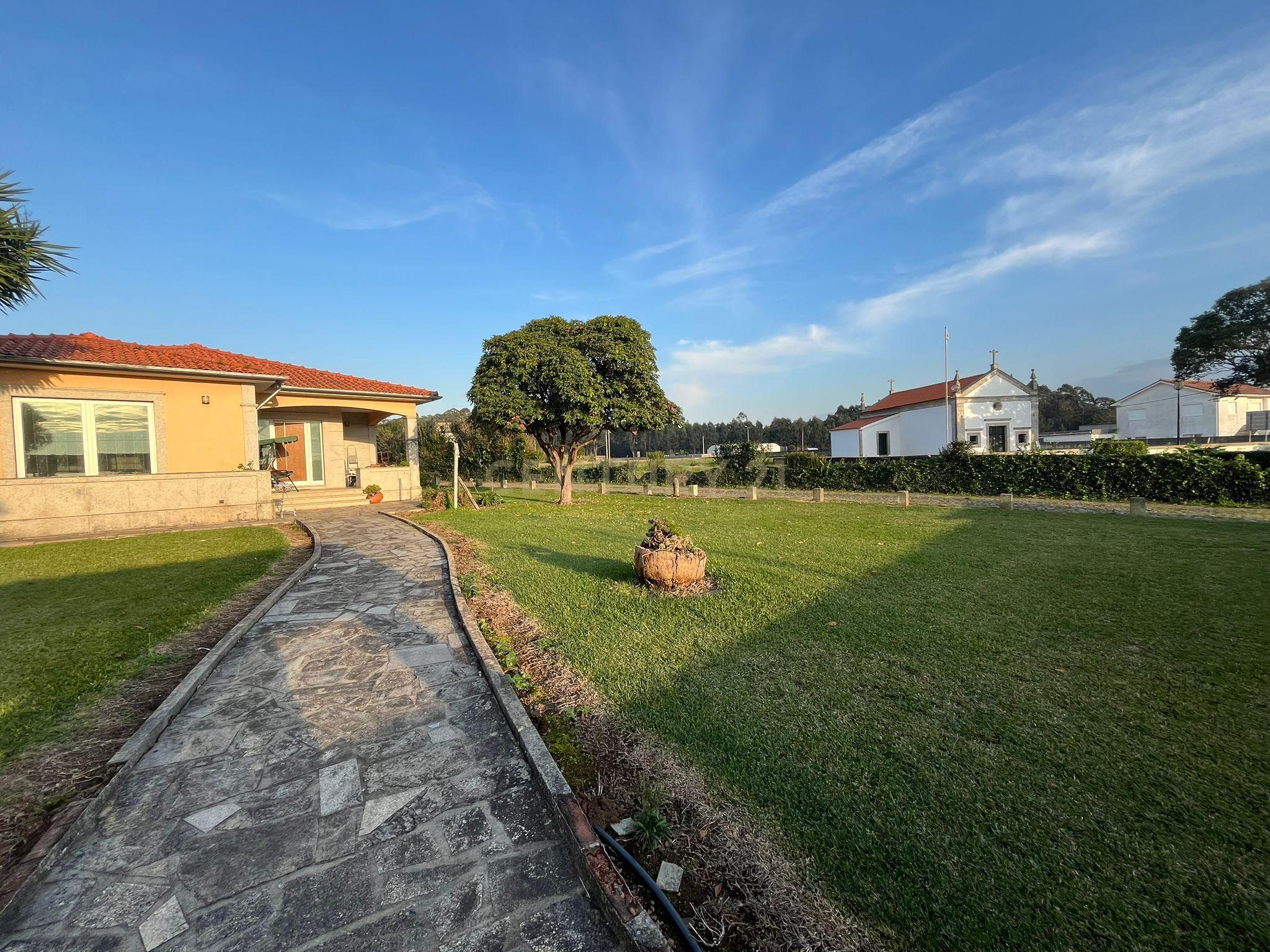 Moradia Térrea com Terreno de 7 343 em Gandra, Esposende - Image 11