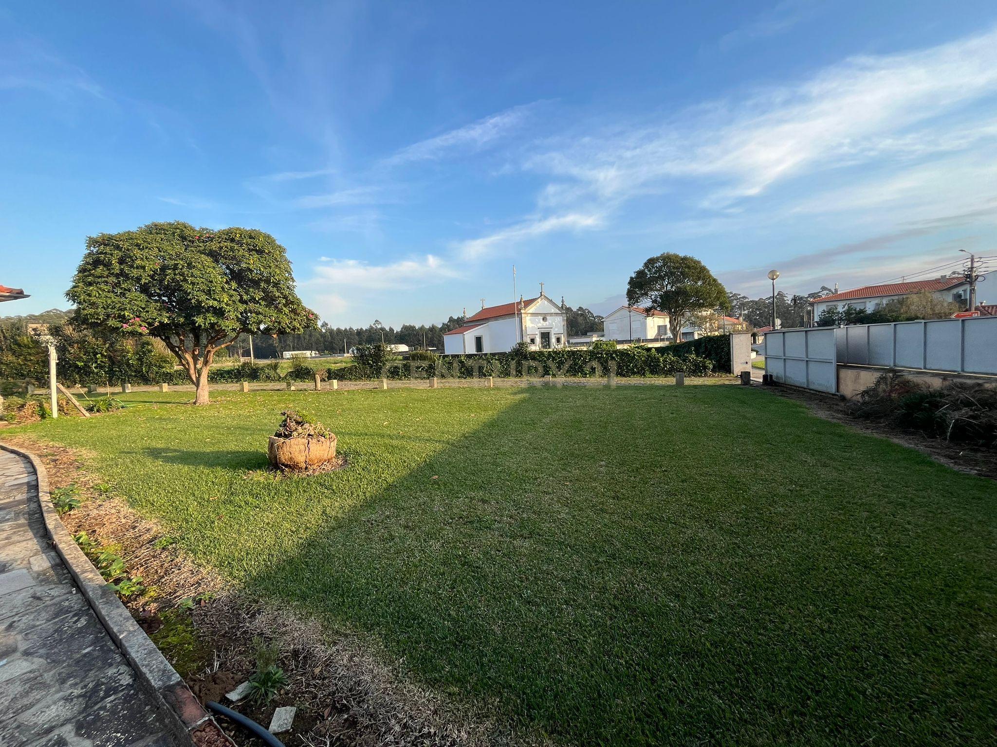 Moradia Térrea com Terreno de 7 343 em Gandra, Esposende - Image 17
