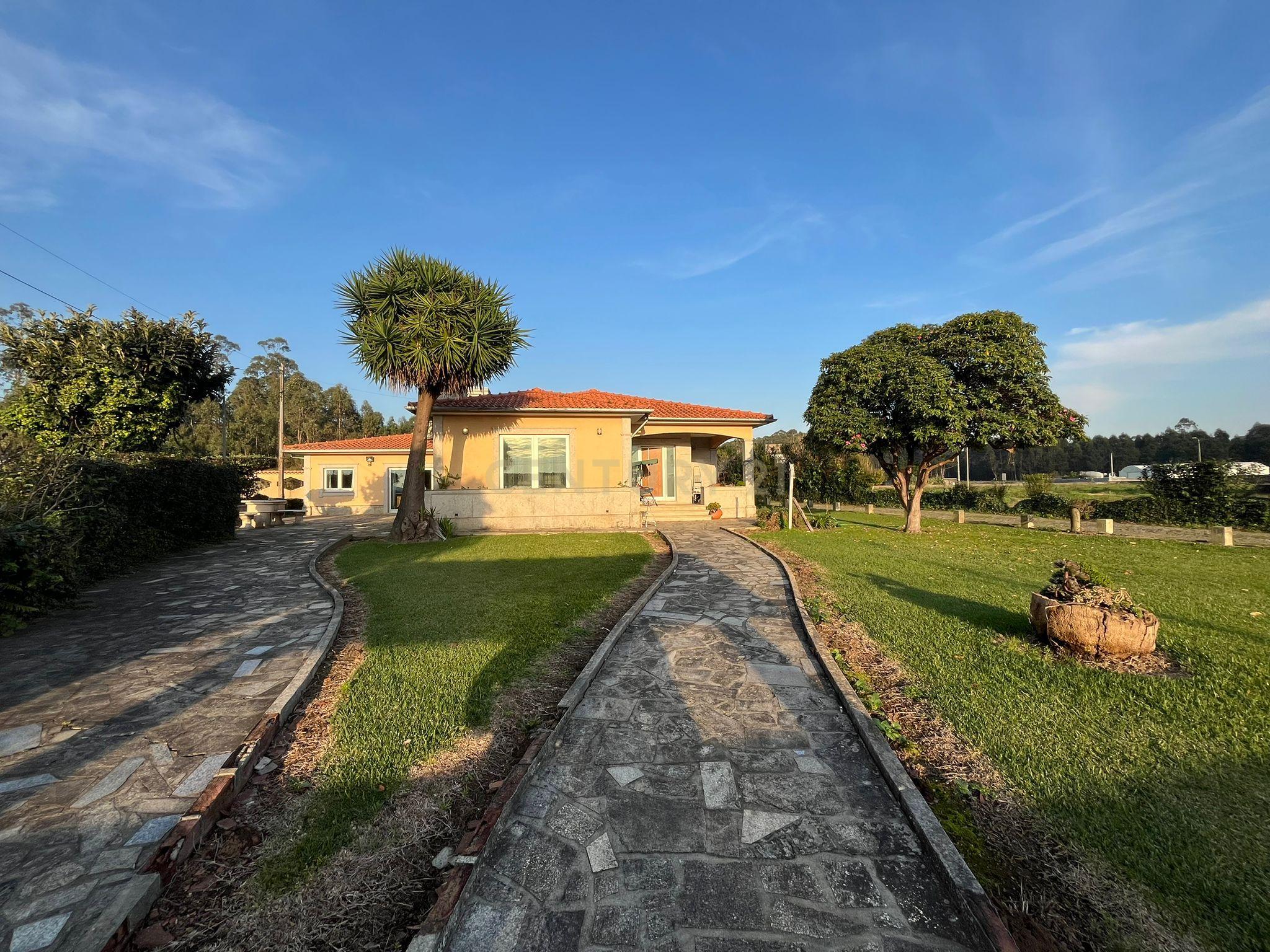 Moradia Térrea com Terreno de 7 343 em Gandra, Esposende - Image 4