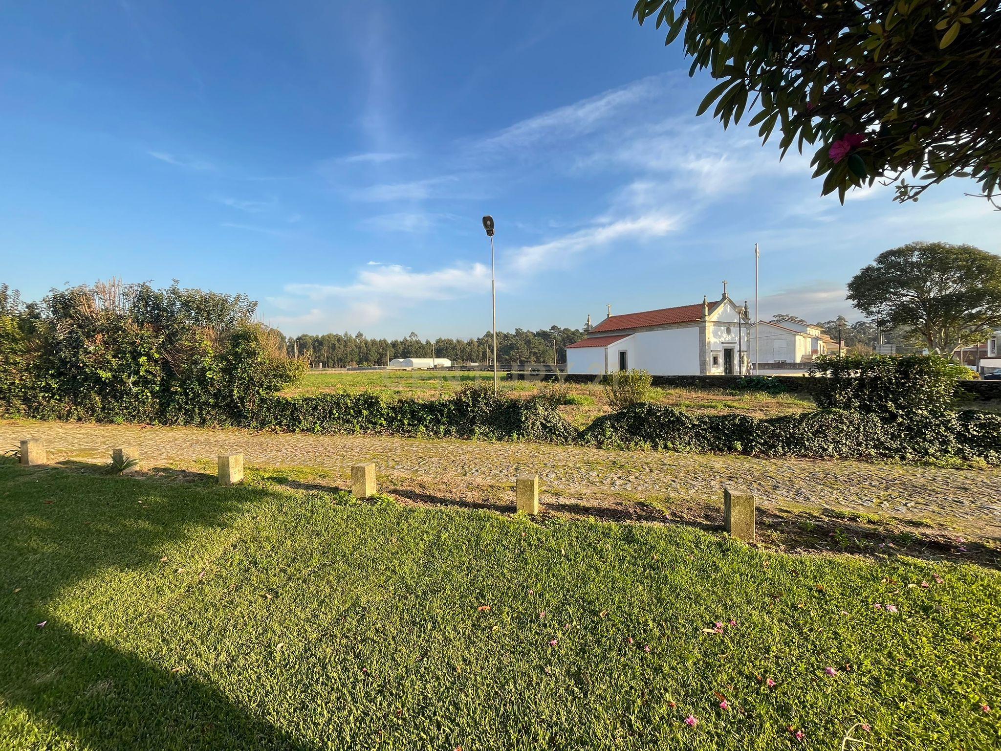 Moradia Térrea com Terreno de 7 343 em Gandra, Esposende - Image 16
