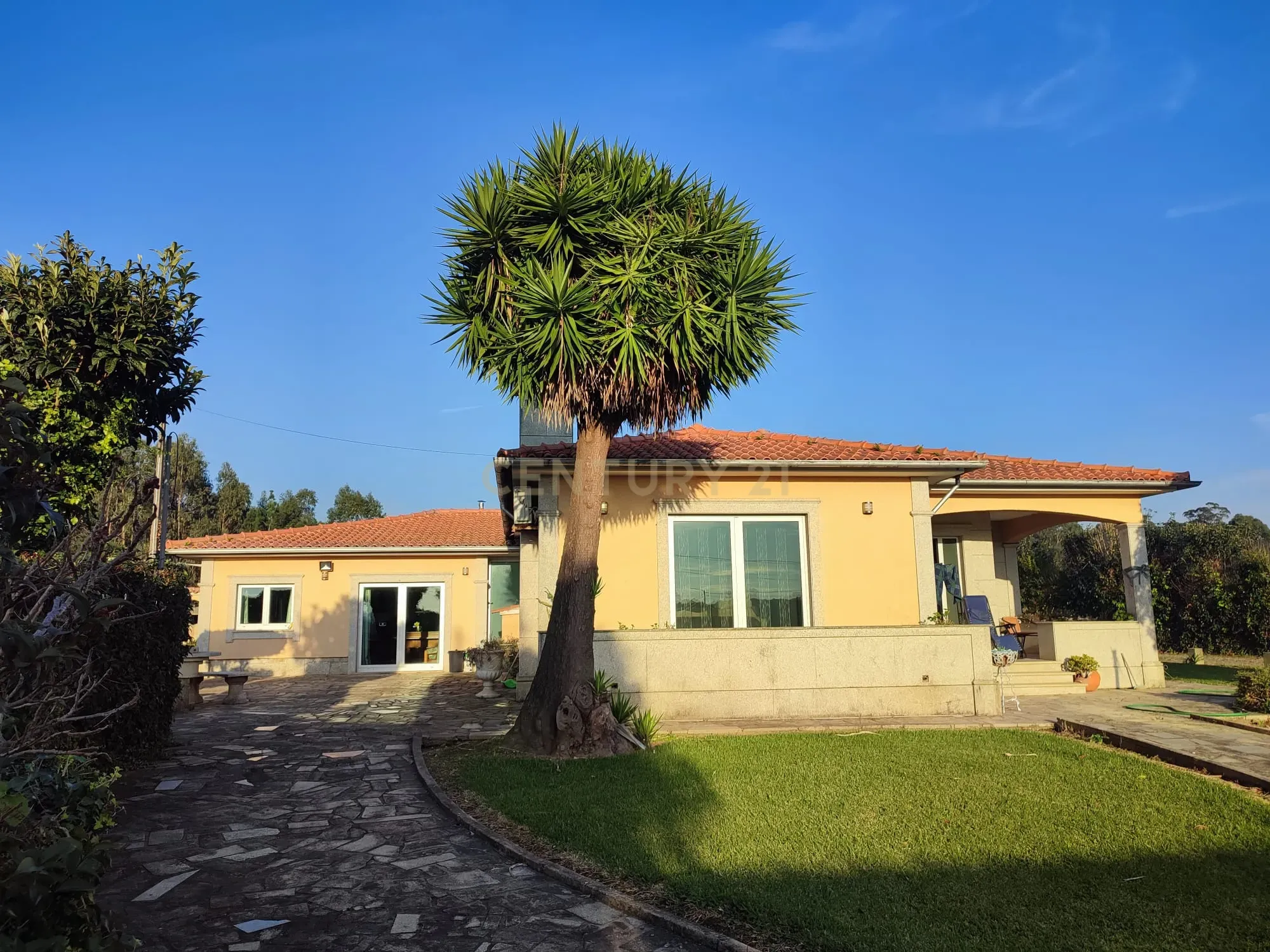 Moradia Térrea com Terreno de 7 343 em Gandra, Esposende - Image 1