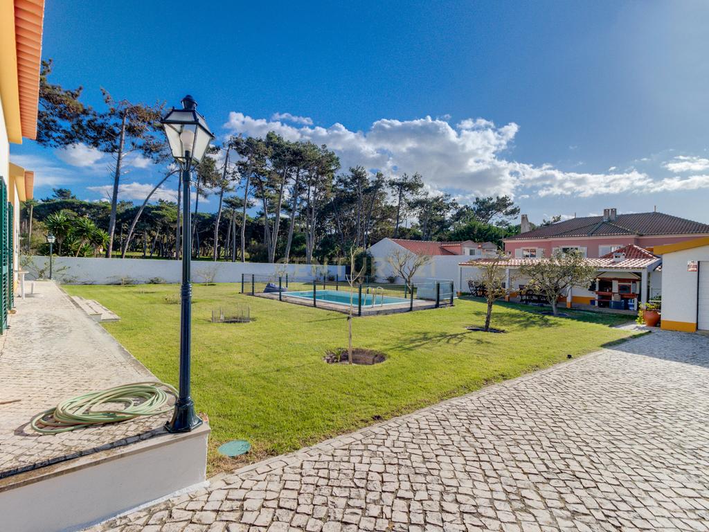 Moradia isolada T4 na Praia das Maçãs - Colares - Image 36