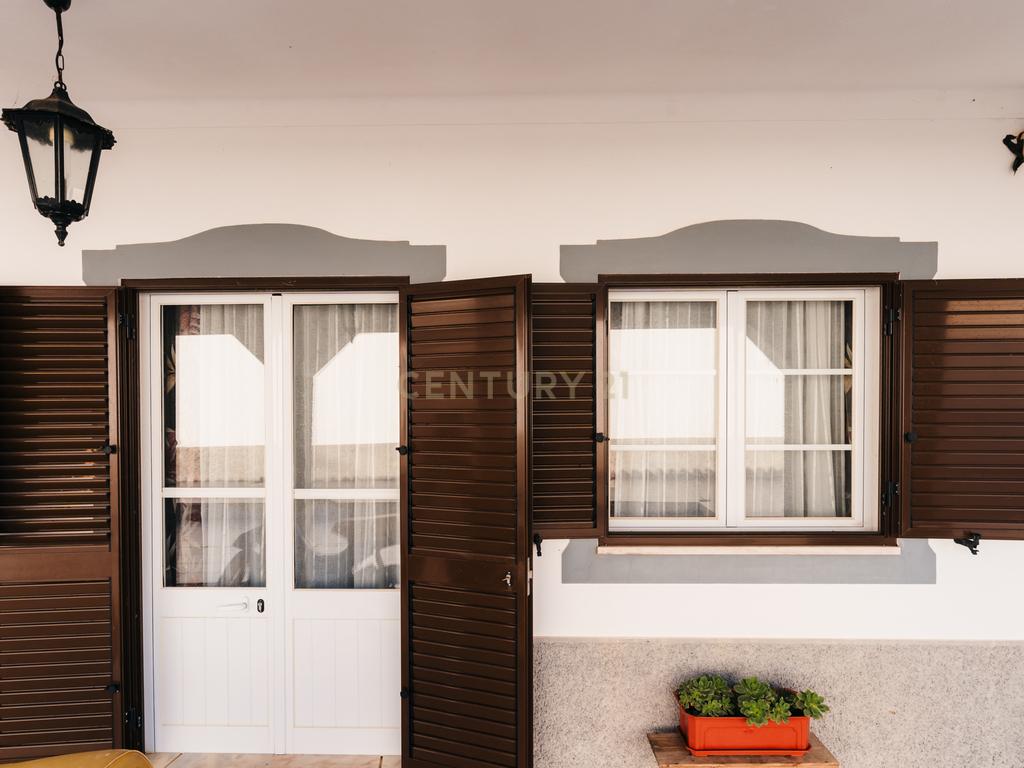 Moradia isolada a 10 minutos de Estremoz- T4, áreas generosas Ar condicionado Piscina, garagem, terreno com 5233m2 - Image 22