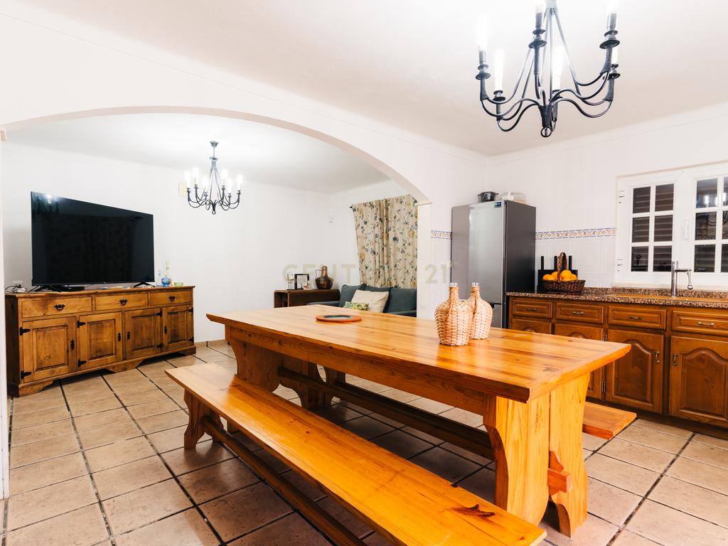 Moradia isolada a 10 minutos de Estremoz- T4, áreas generosas Ar condicionado Piscina, garagem, terreno com 5233m2 - Image 34