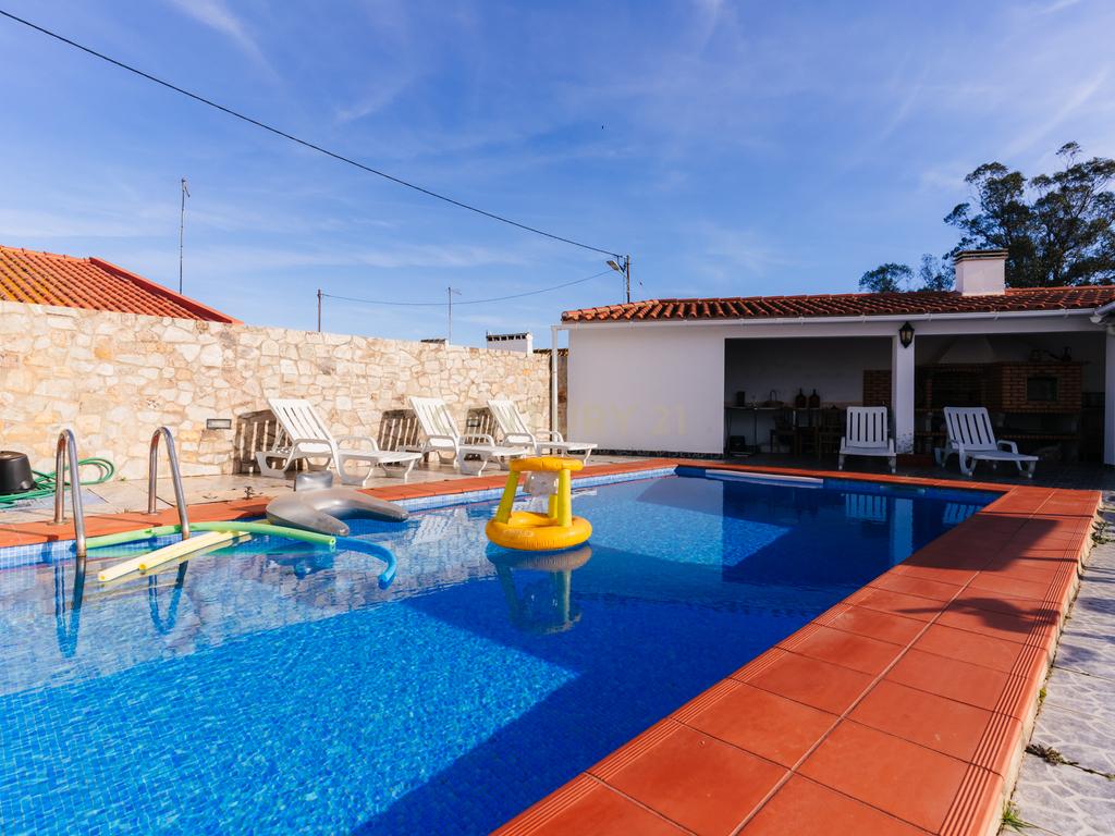 Moradia isolada a 10 minutos de Estremoz- T4, áreas generosas Ar condicionado Piscina, garagem, terreno com 5233m2 - Image 25
