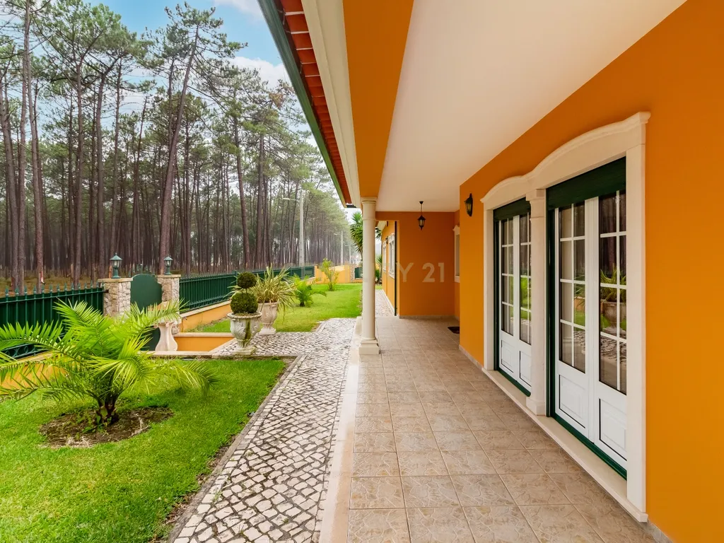 Moradia térrea isolada com piscina - Image 3
