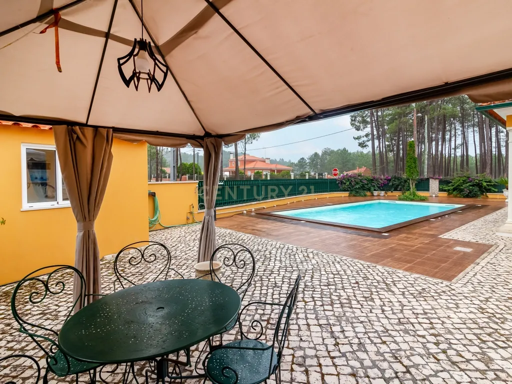 Moradia térrea isolada com piscina - Image 8