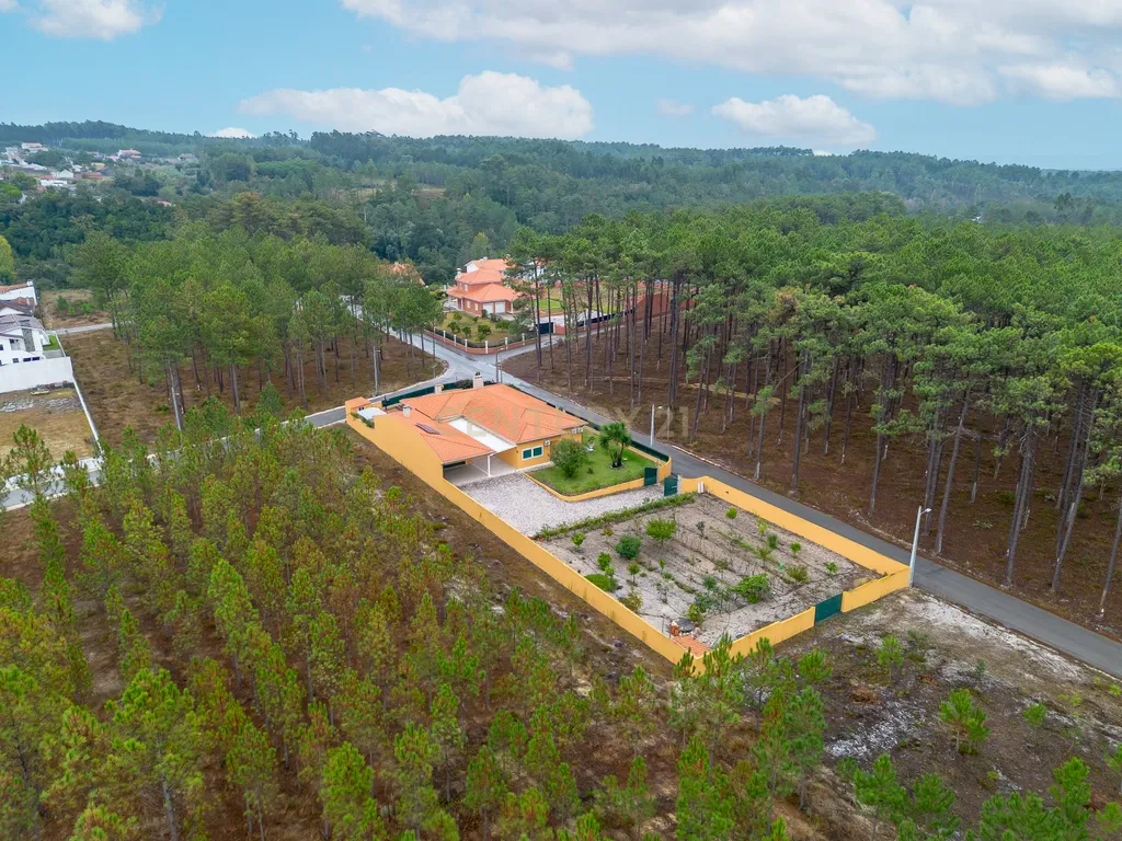 Moradia térrea isolada com piscina - Image 10