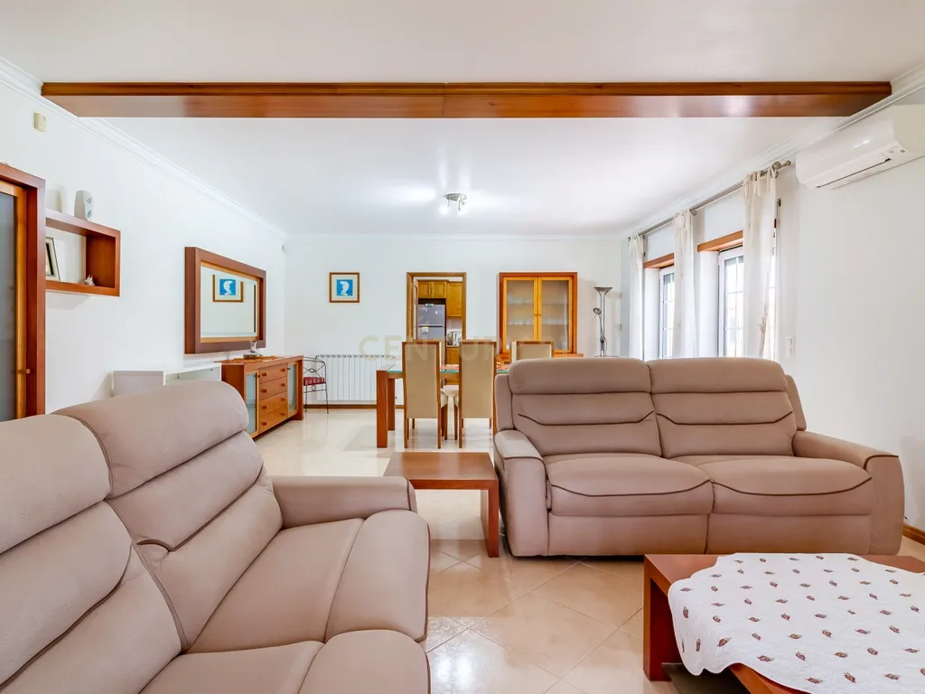 Moradia térrea isolada com piscina - Image 18