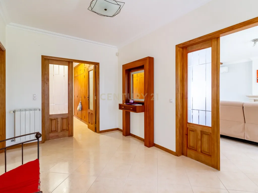 Moradia térrea isolada com piscina - Image 19