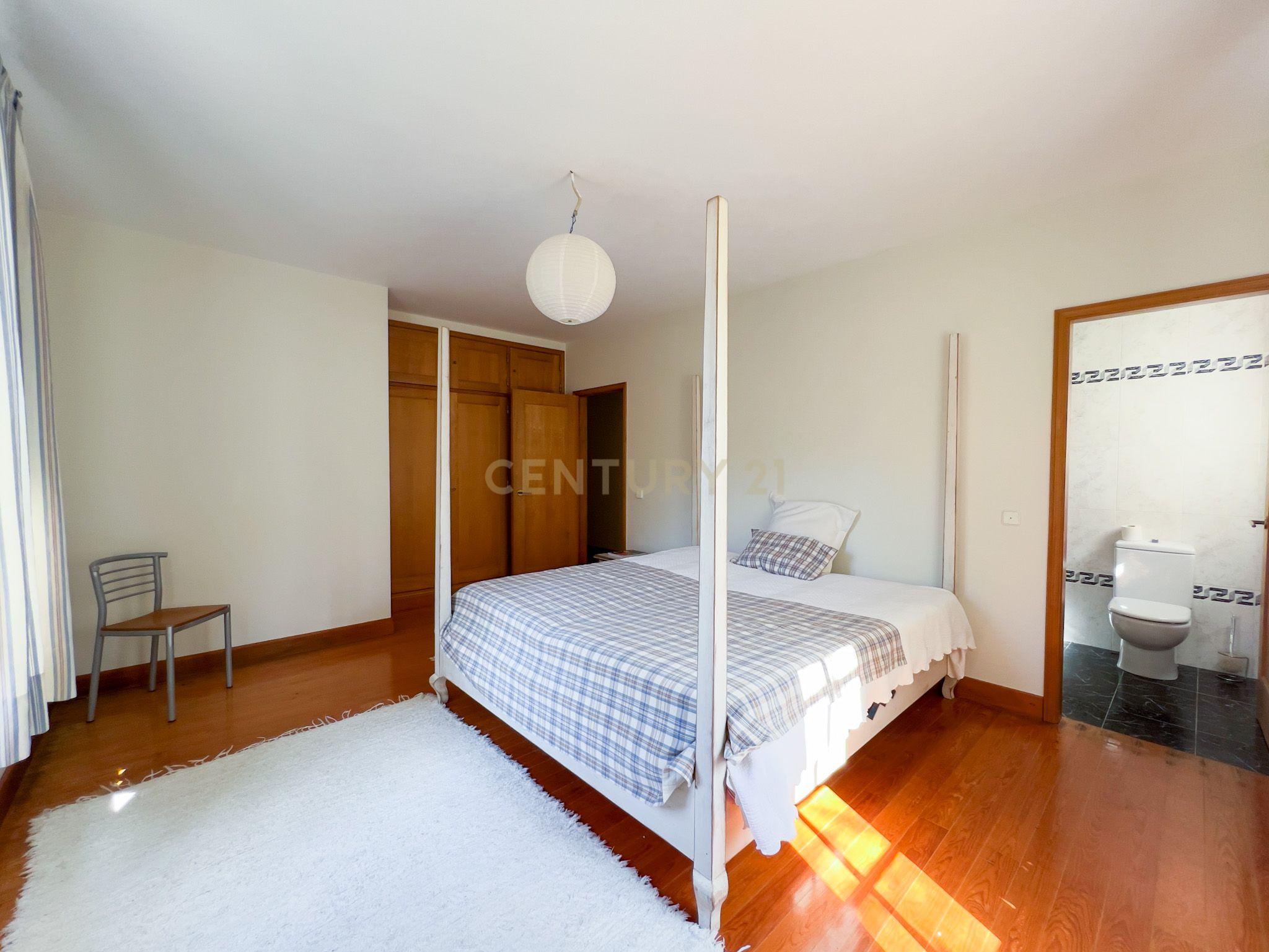 Excelente Moradia Térrea T4 | Guia - Image 12