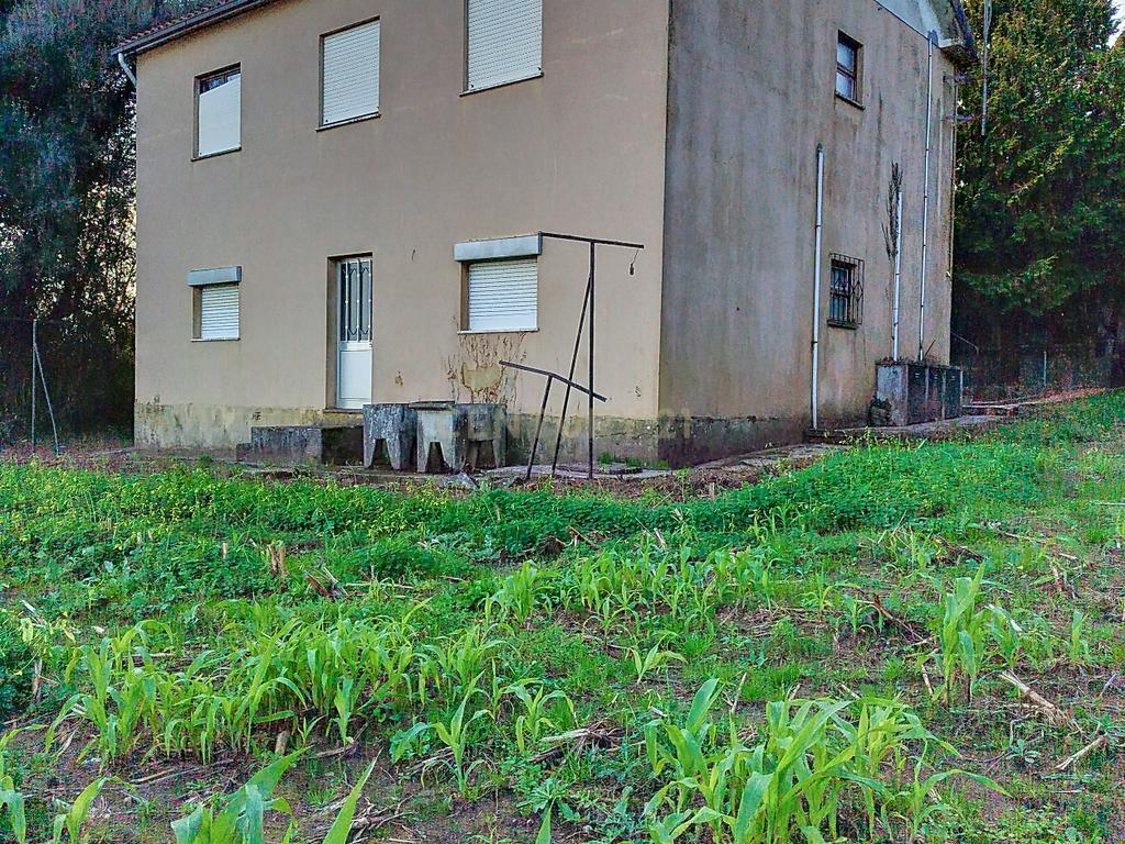 Moradia com 5 quartos em Santa Marta de Portuzelo com Amplo Espaço e Potencial - Image 7