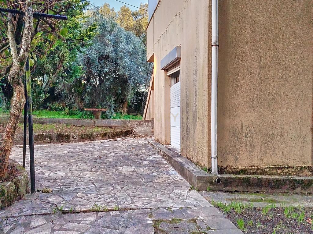 Moradia com 5 quartos em Santa Marta de Portuzelo com Amplo Espaço e Potencial - Image 14