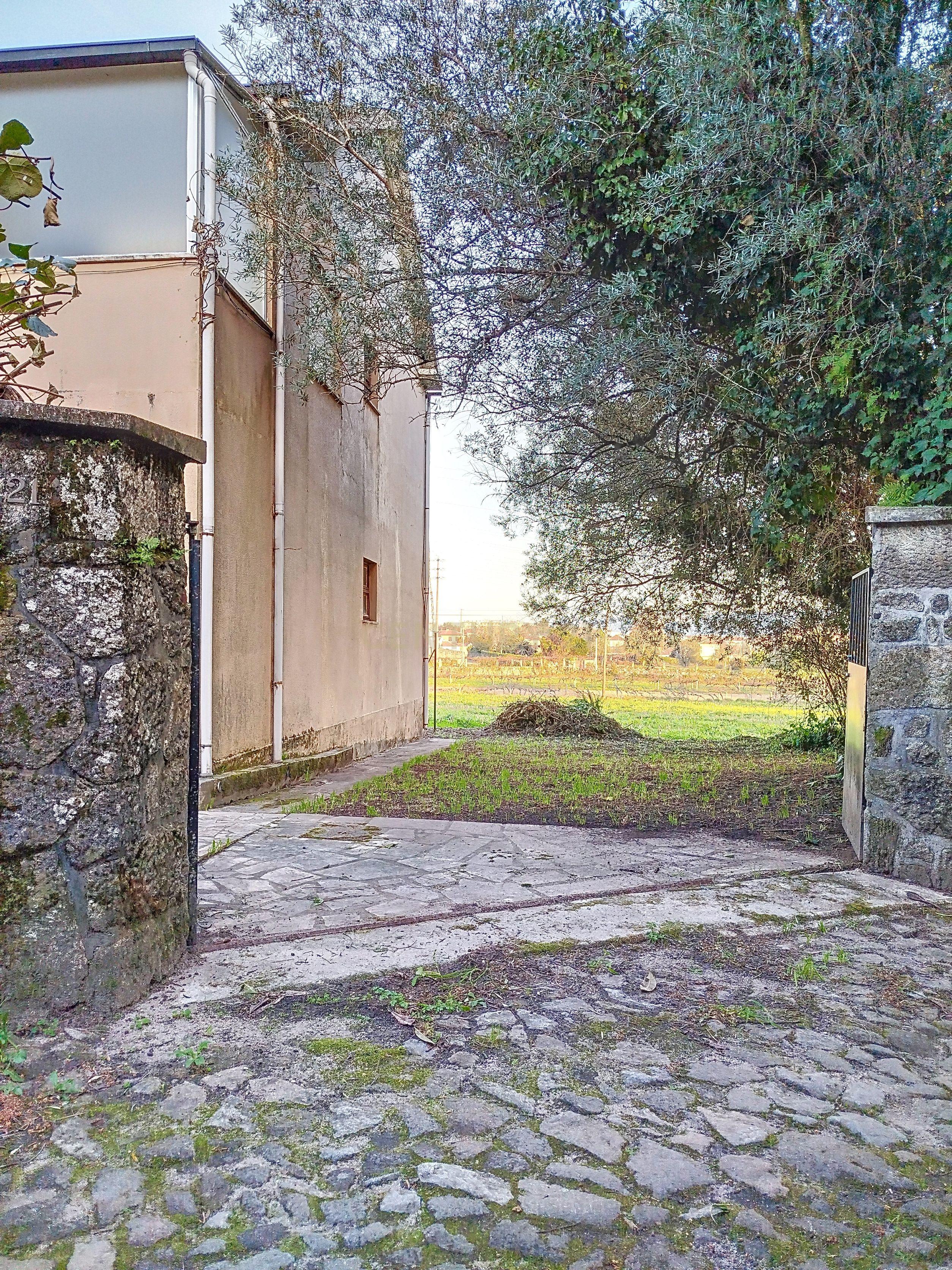 Moradia com 5 quartos em Santa Marta de Portuzelo com Amplo Espaço e Potencial - Image 11