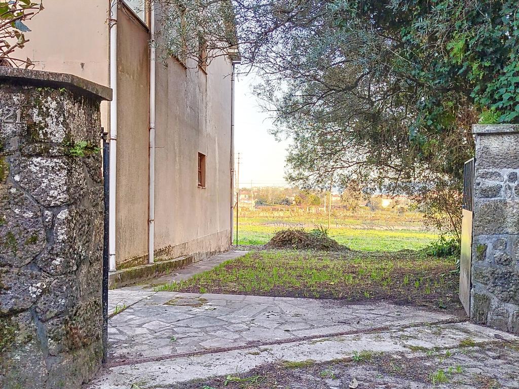 Moradia com 5 quartos em Santa Marta de Portuzelo com Amplo Espaço e Potencial - Image 11