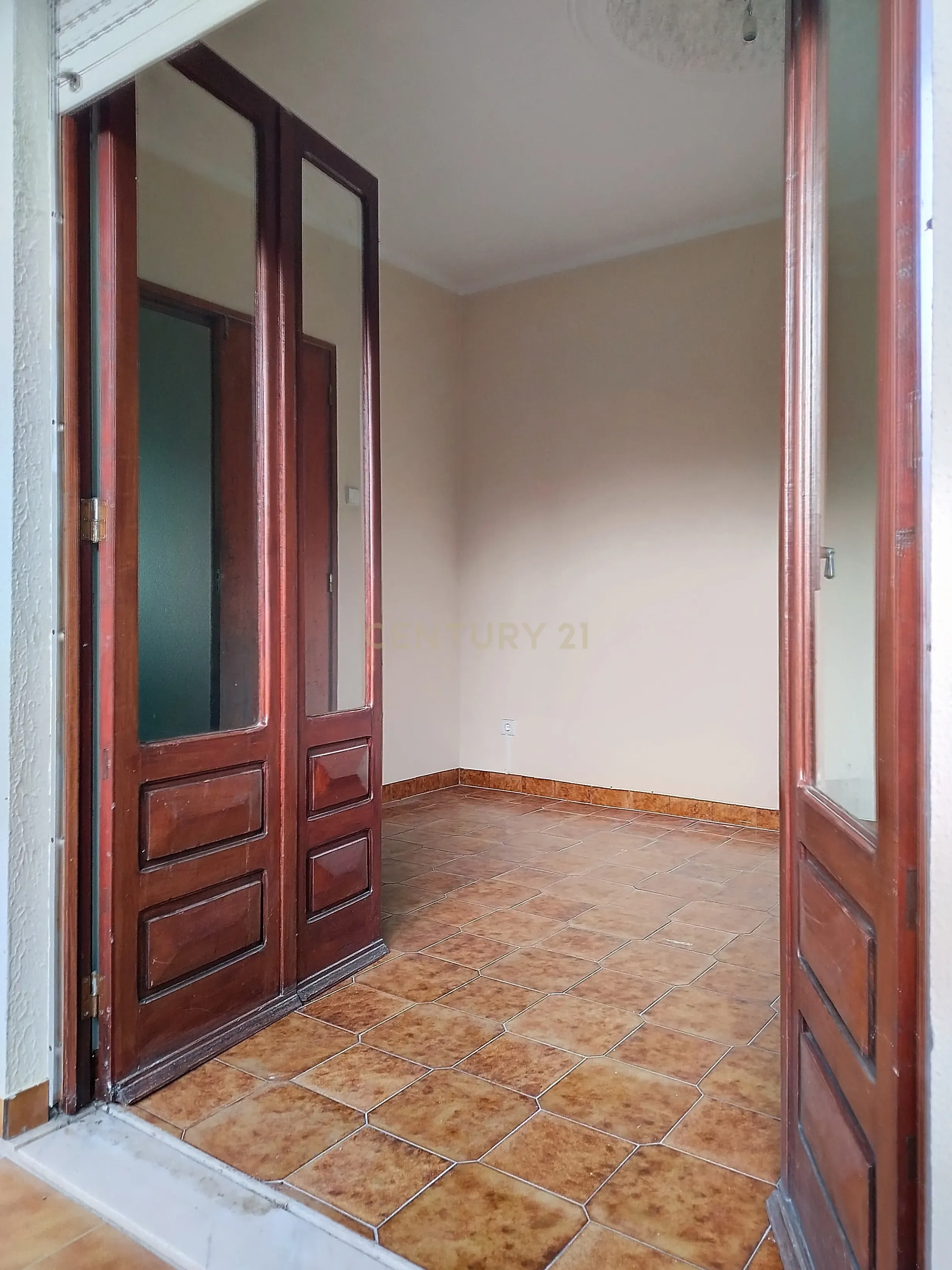 Moradia com 5 quartos em Santa Marta de Portuzelo com Amplo Espaço e Potencial - Image 19