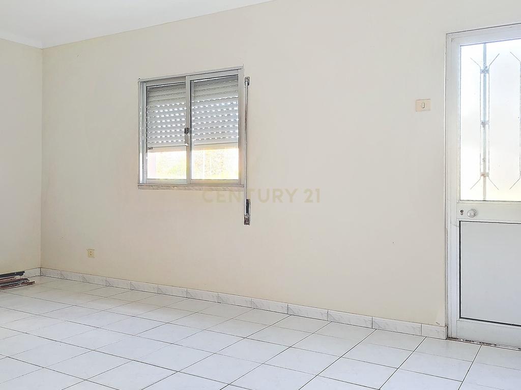 Moradia com 5 quartos em Santa Marta de Portuzelo com Amplo Espaço e Potencial - Image 32