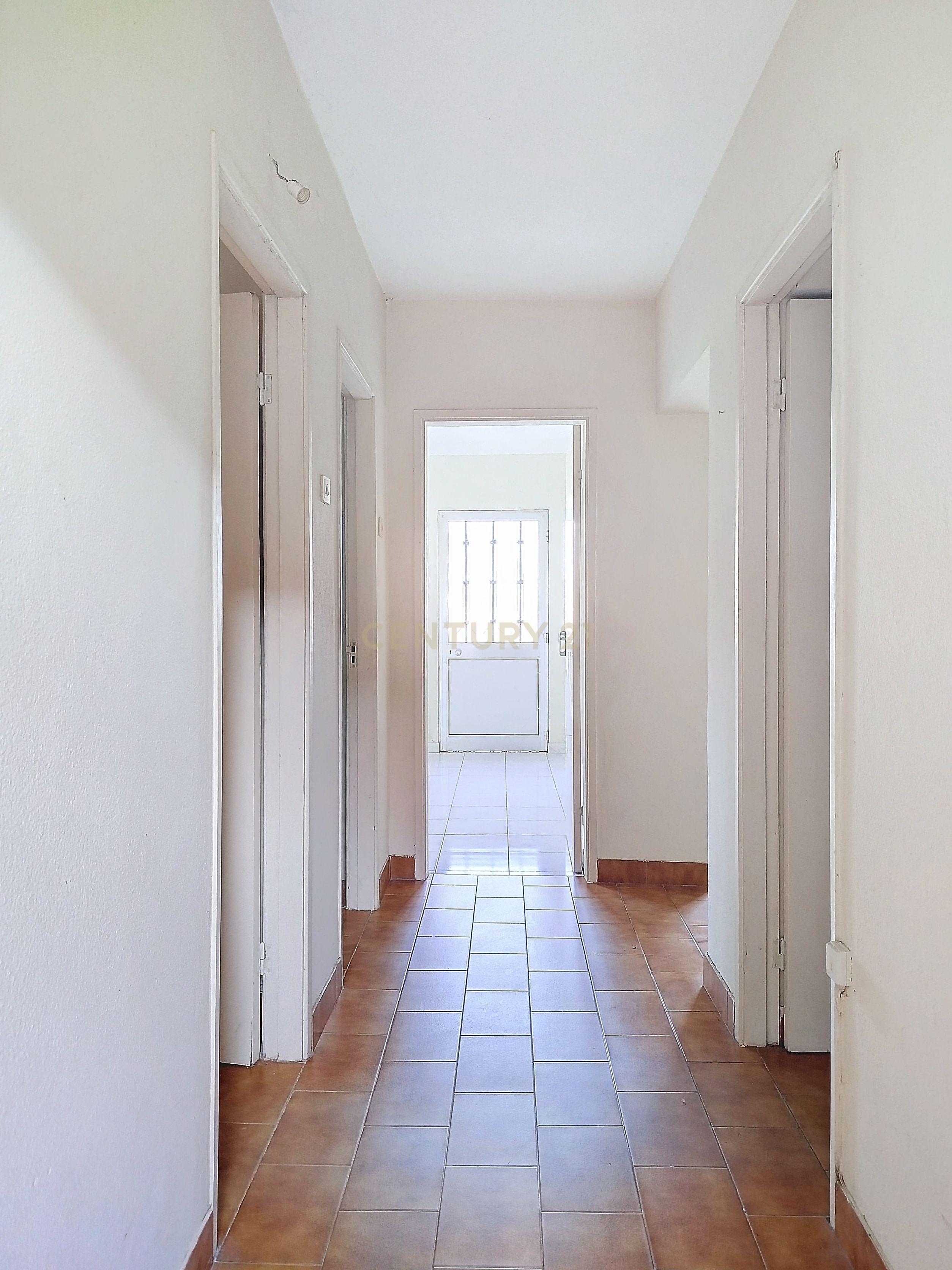 Moradia com 5 quartos em Santa Marta de Portuzelo com Amplo Espaço e Potencial - Image 30