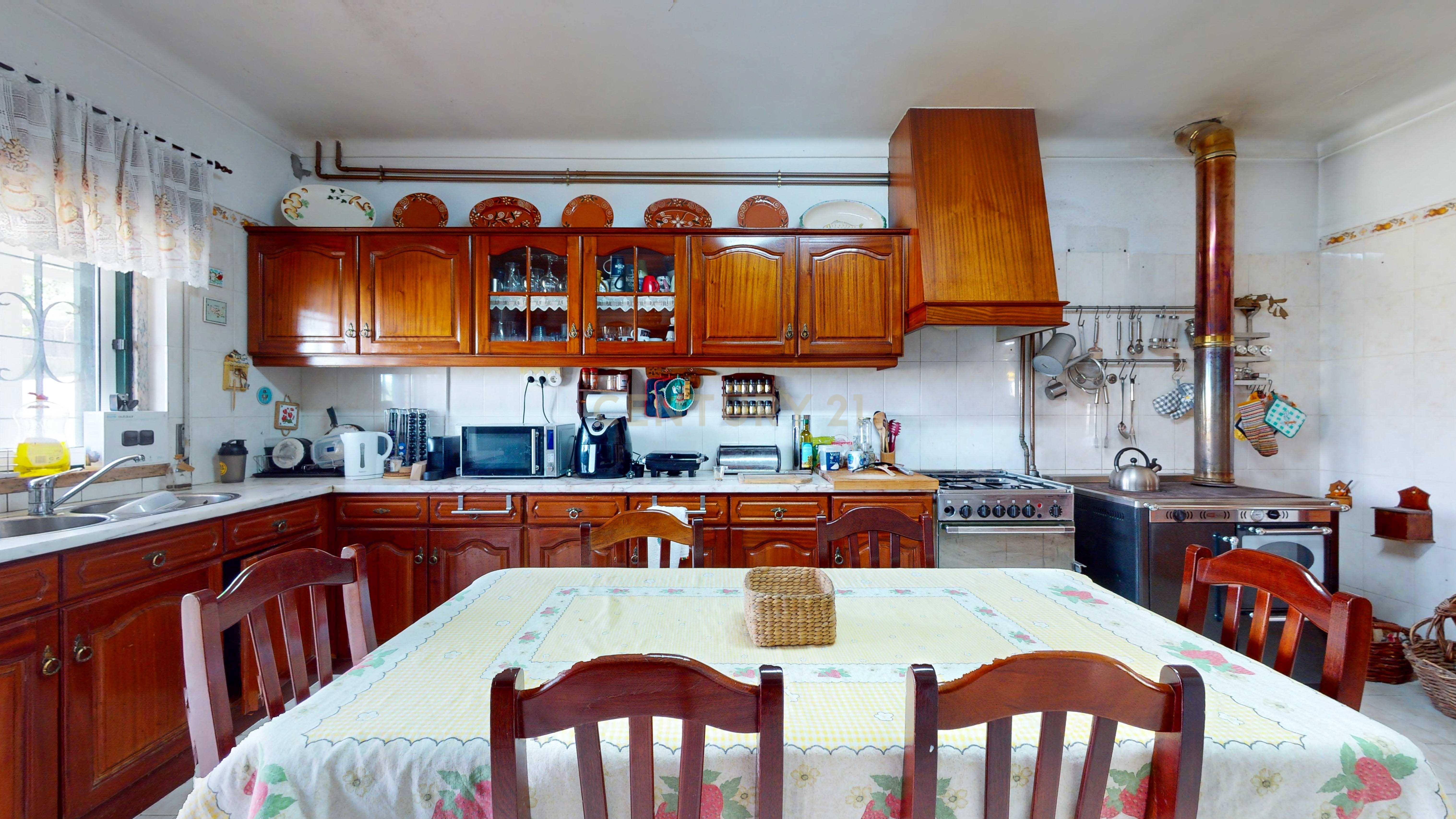 Moradia espaçosa, lugar tranquilo, em Lote de 1140m2 - Image 5