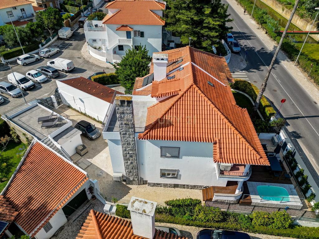 Moradia T4+1 com piscina, terraço e garagem  perto da praia - Image 53
