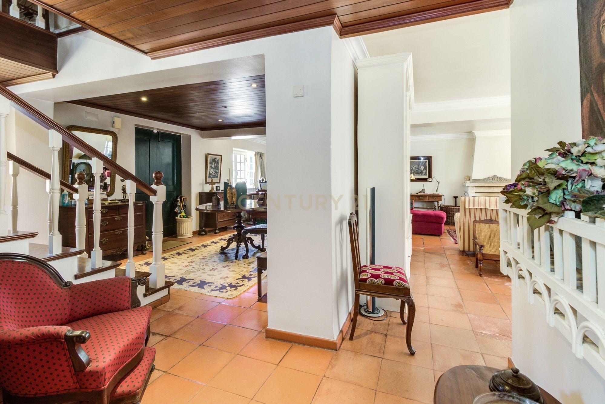 Moradia T4 no Bairro Residencial Casais de Mem-Martins - Image 13