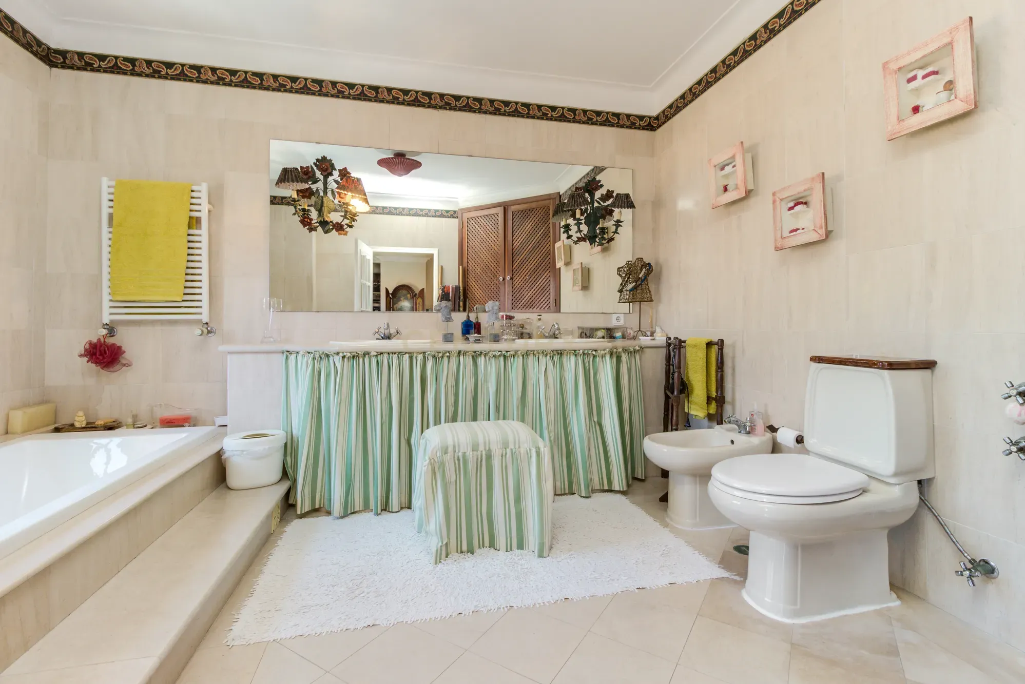 Moradia T4 no Bairro Residencial Casais de Mem-Martins - Image 18