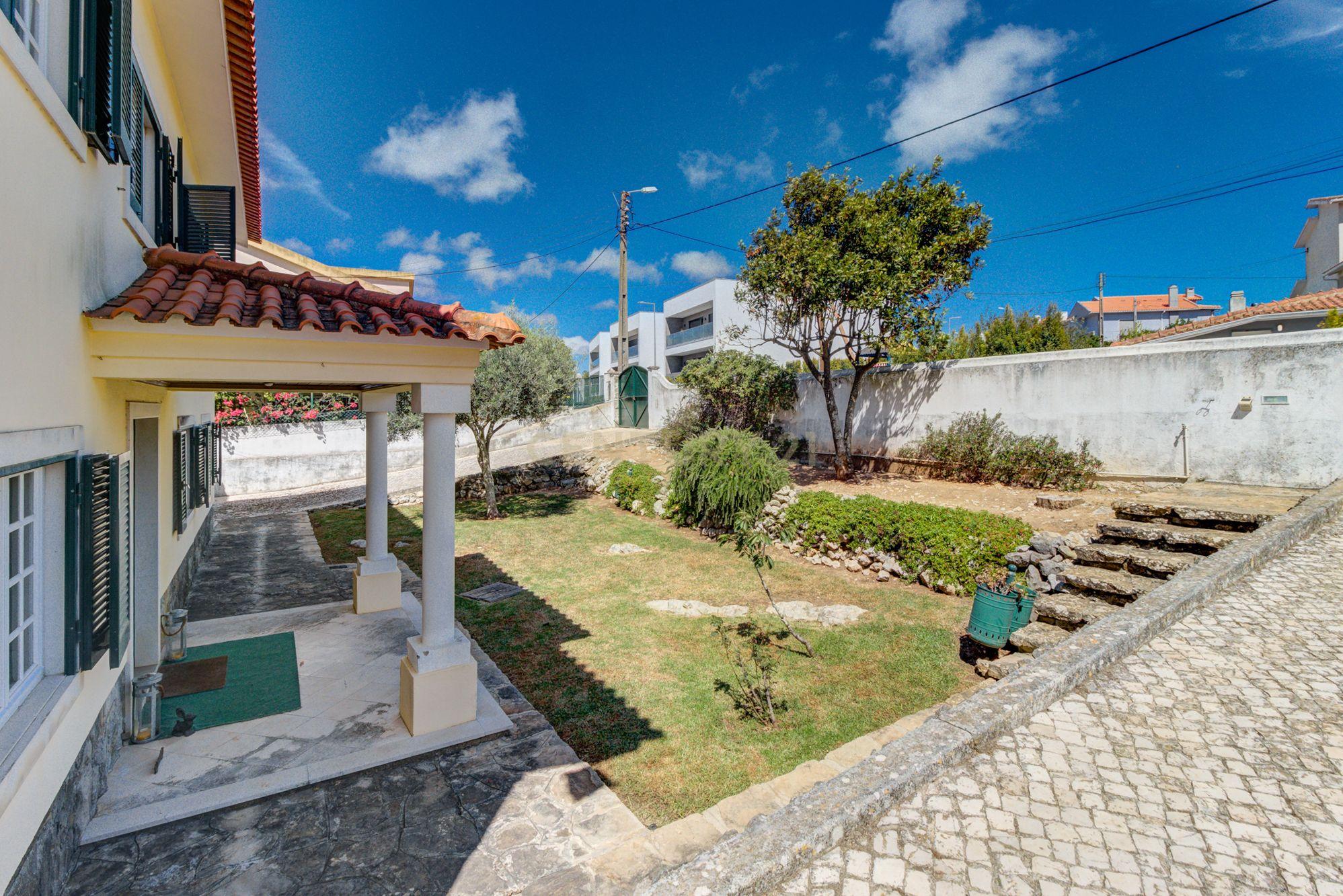 Moradia T4 no Bairro Residencial Casais de Mem-Martins - Image 45