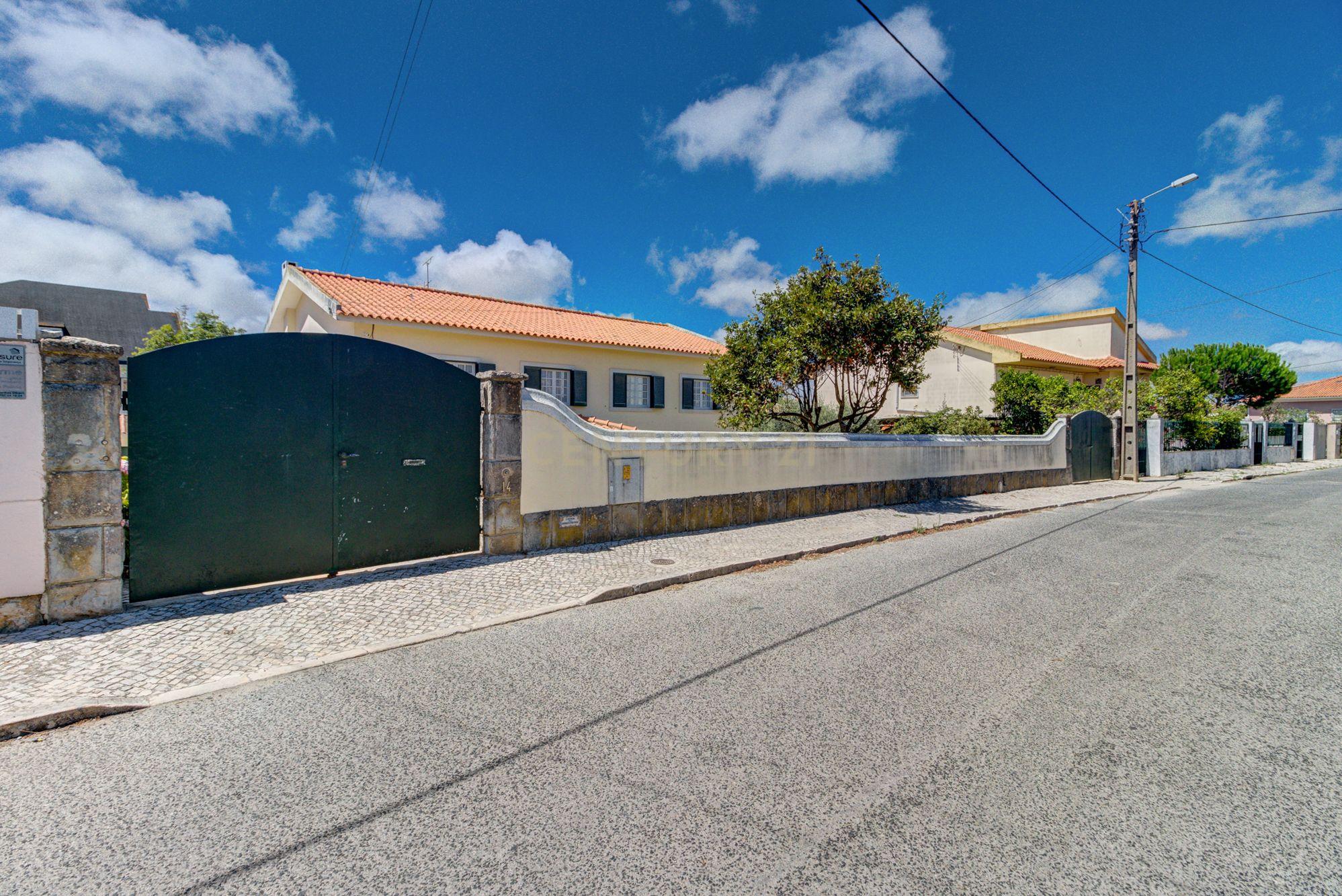 Moradia T4 no Bairro Residencial Casais de Mem-Martins - Image 46