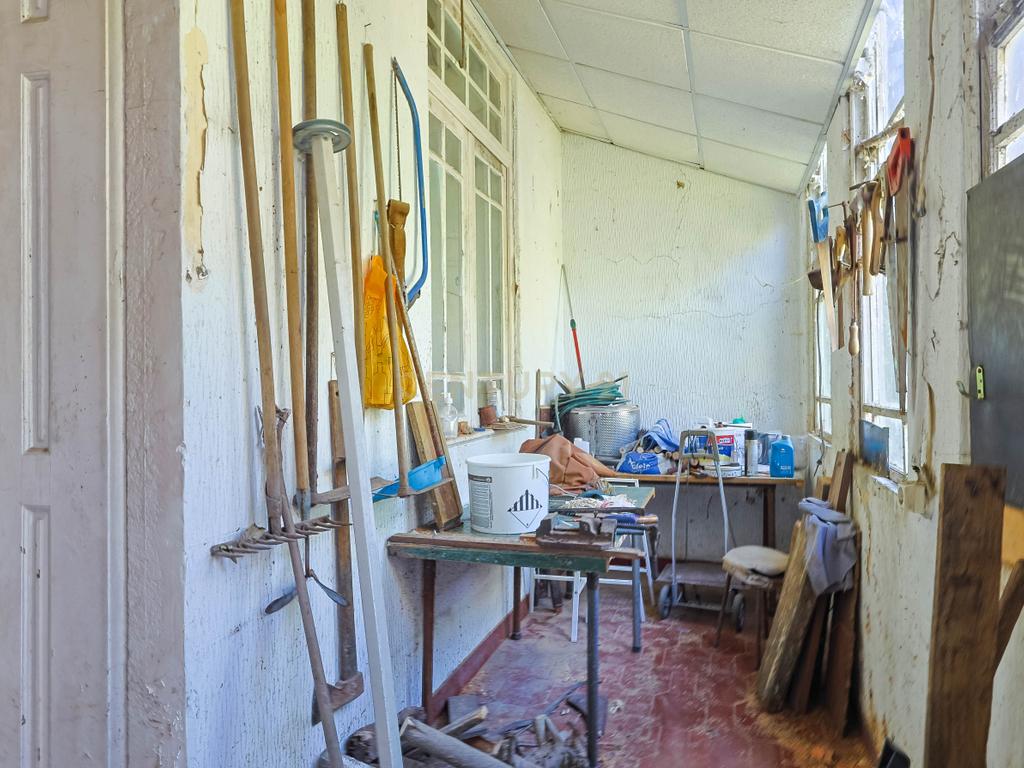 Moradia para reabilitação com projecto ou viabilidade para construção em altura - Image 7