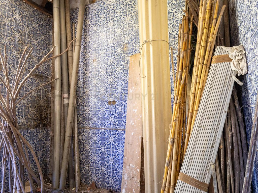 Moradia para reabilitação com projecto ou viabilidade para construção em altura - Image 16