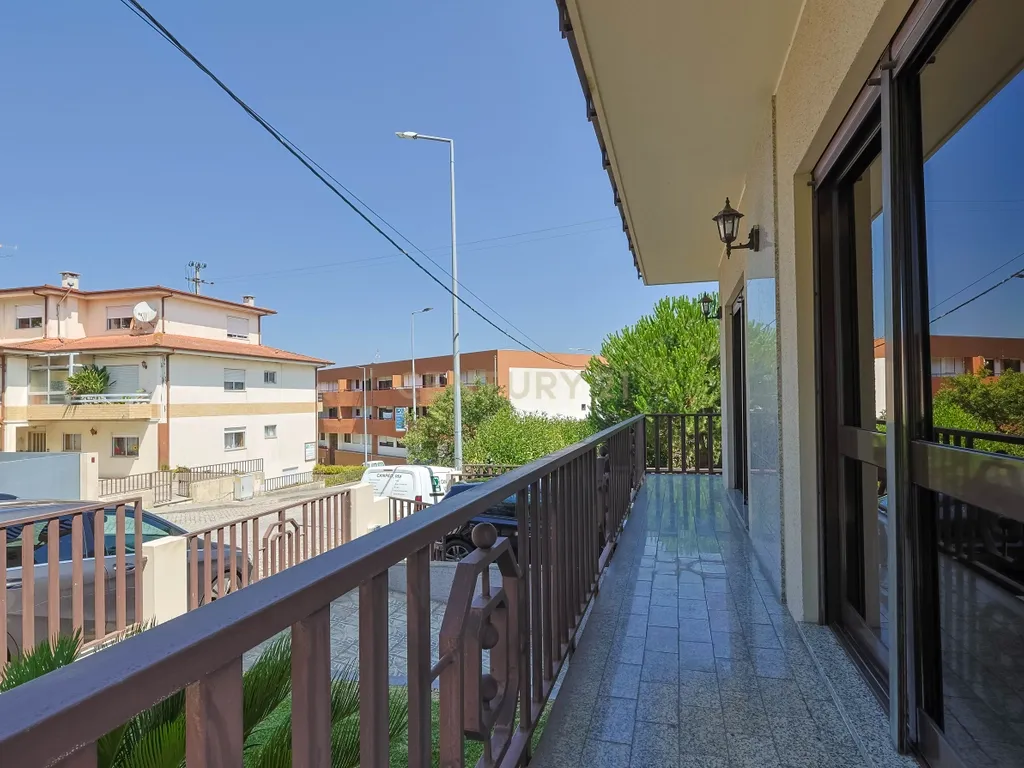 Moradia T4 em Fornelo Vairão - Vila do Conde - Image 34