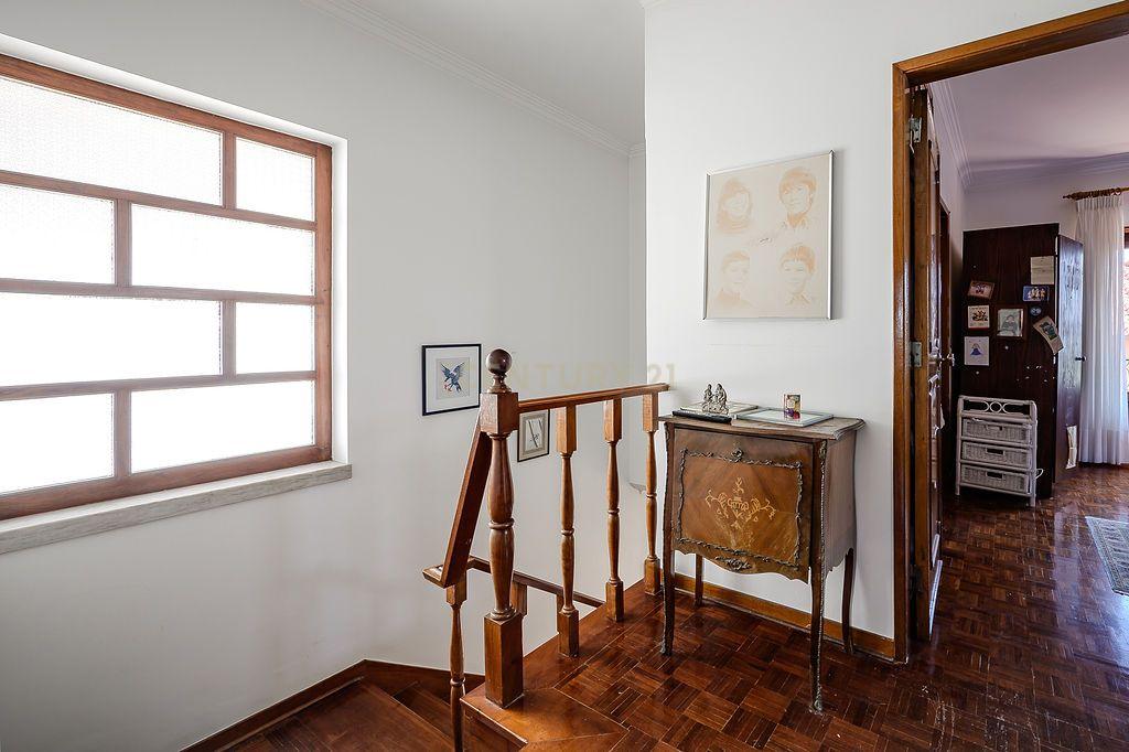 Moradia para Remodelar em São Pedro do Estoril - Image 11