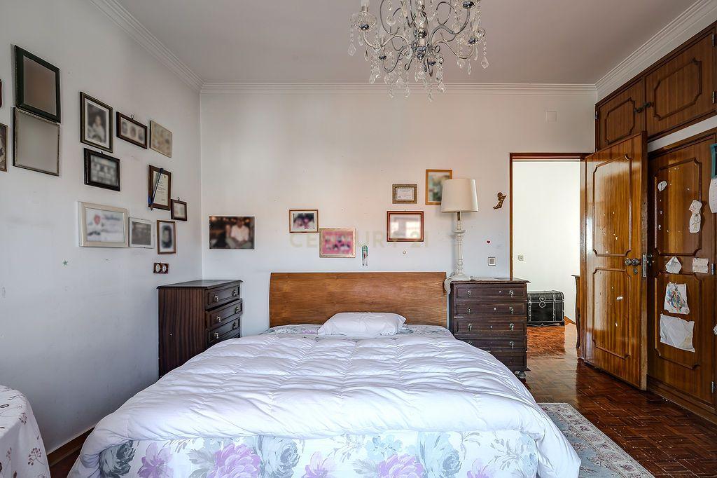 Moradia para Remodelar em São Pedro do Estoril - Image 15