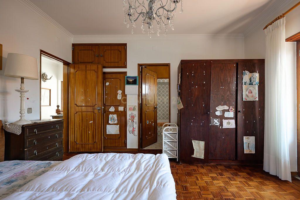 Moradia para Remodelar em São Pedro do Estoril - Image 21