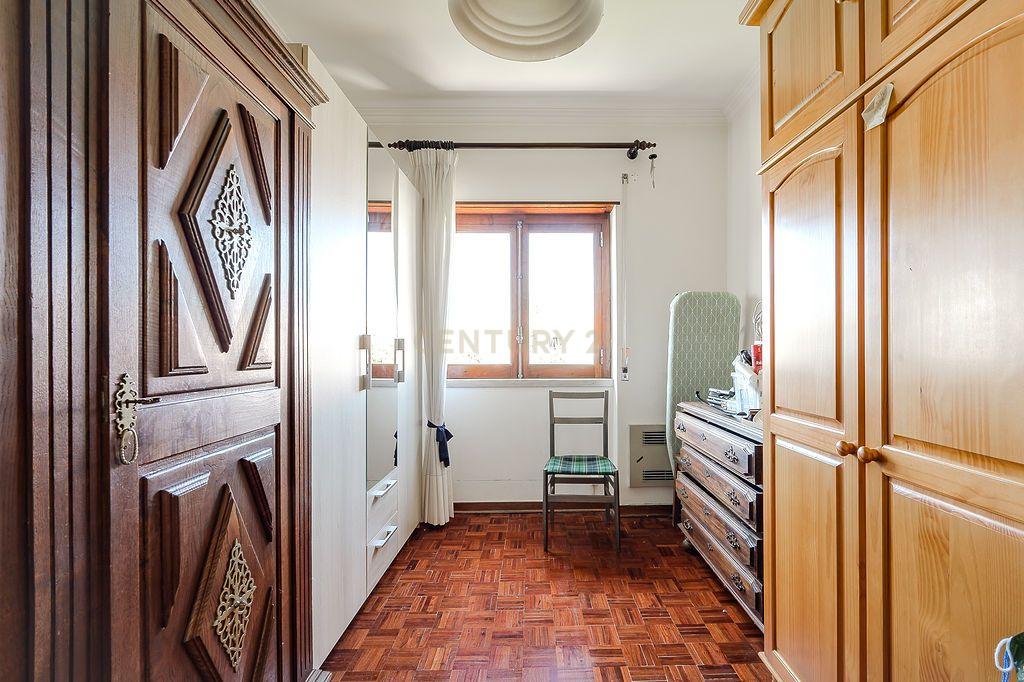 Moradia para Remodelar em São Pedro do Estoril - Image 19