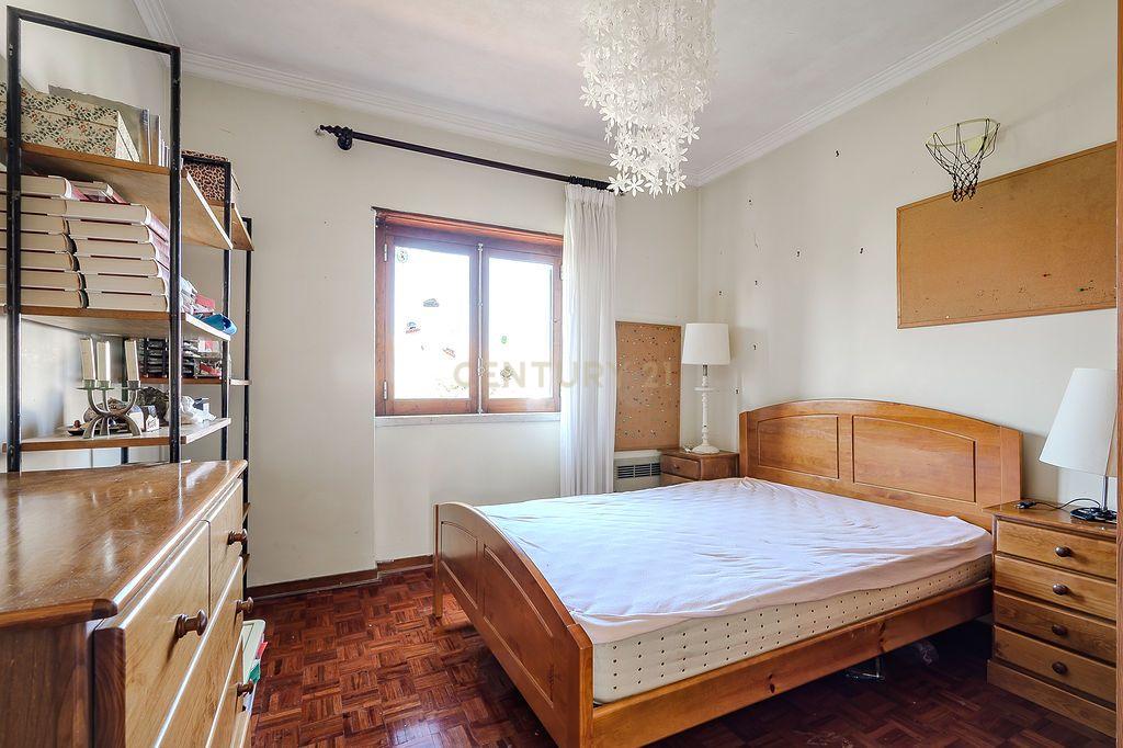 Moradia para Remodelar em São Pedro do Estoril - Image 20