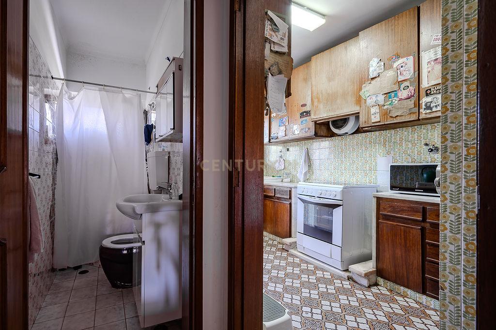 Moradia para Remodelar em São Pedro do Estoril - Image 22