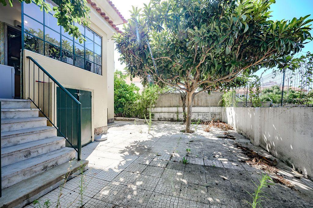 Moradia para Remodelar em São Pedro do Estoril - Image 28